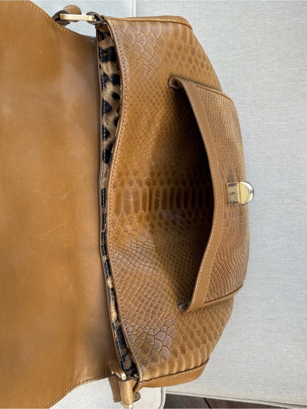 Longchamp Tan Embossed Leather Shoulder Bag with Chain Strap - Picture 8 of 10